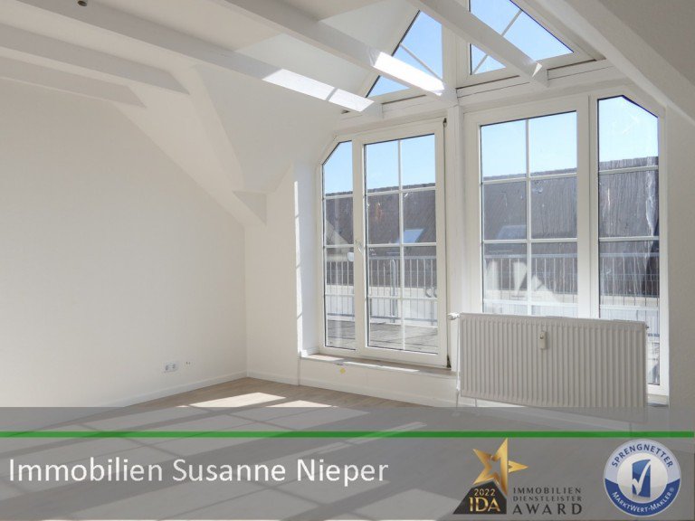 Wohnzimmer Solingen Maisonettewohnung Maisonettewohnung mit Glasgiebel und Terrasse - WE 12