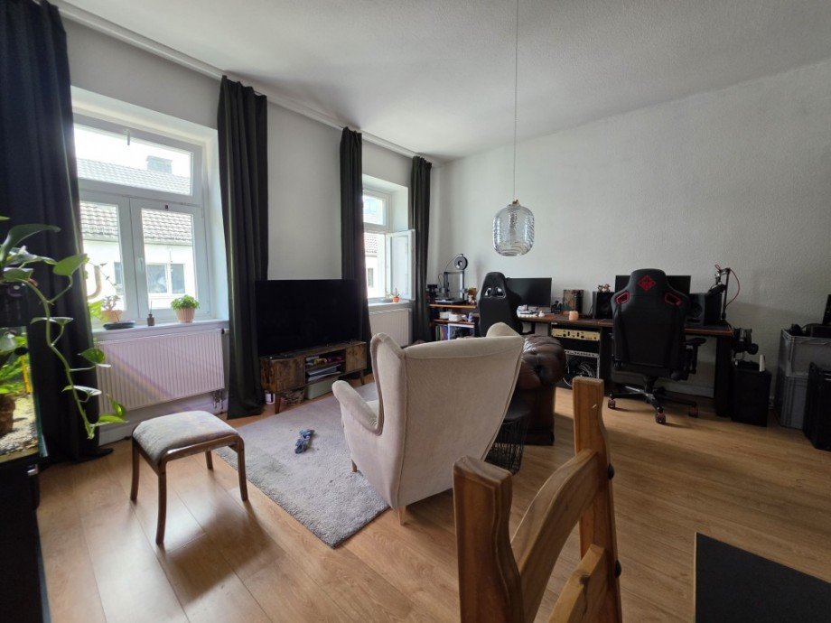 Wohnzimmer 2.OG Mehrfamilienhaus Solingen