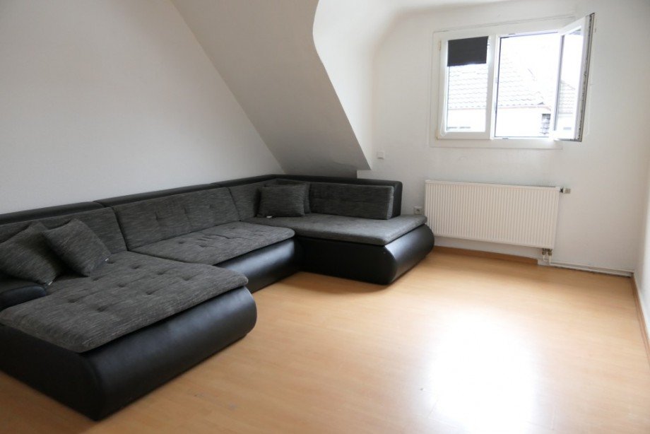 Zimmer DG Mehrfamilienhaus Solingen