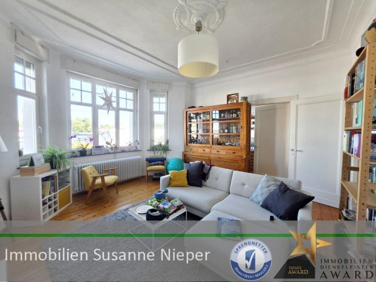 Wohnzimmer Solingen Erdgeschosswohnung Gr�nderzeit-Charme trifft modernen Wohnkomfort. 103 m� Wohlf�hldomizil im Hochparterre mit Terrasse
