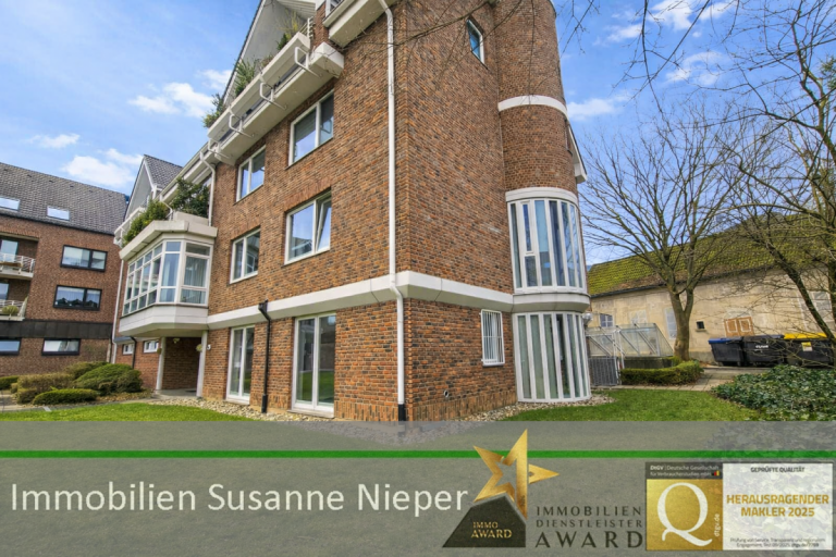 Au�enansicht Solingen B�ro / Praxis Exklusive B�rofl�che in repr�sentativem Architektenhaus. 358 m� auf zwei Ebenen in zentraler Lage von Ohligs