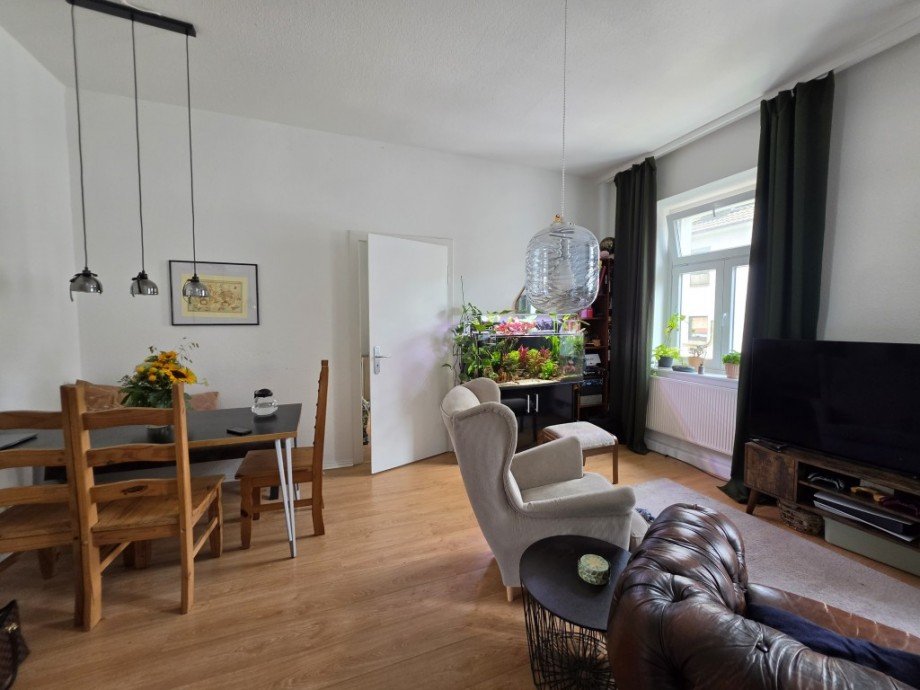 Wohnzimmer 2.OG Mehrfamilienhaus Solingen