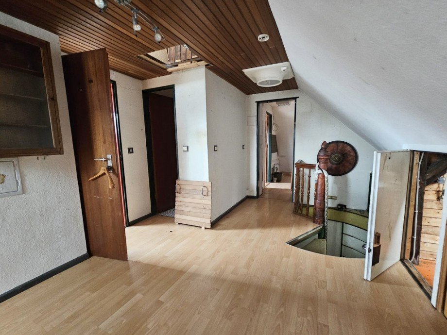 Diele OG Mehrfamilienhaus Solingen