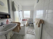 Badezimmer Gepflegtes 6-Familienhaus in Hilden. Attraktiver Wohnstandort zwischen Rheinland und Bergischem Land
