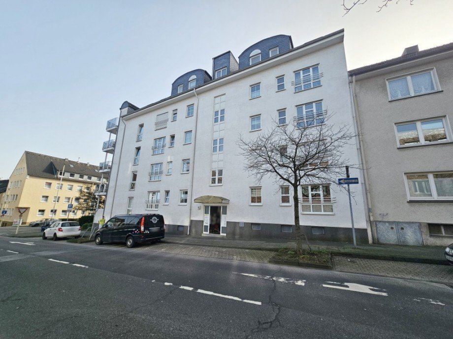 Hausansicht vorne Etagenwohnung Solingen