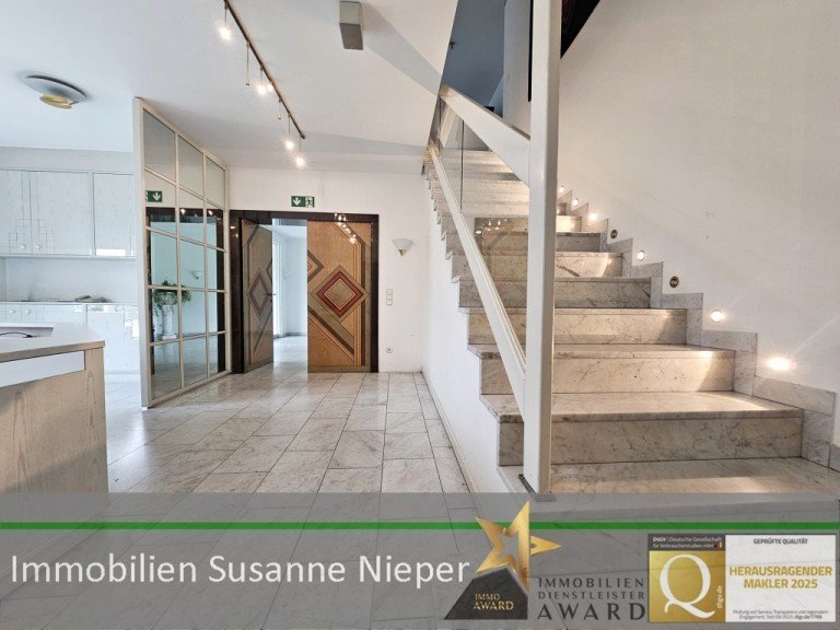 Empfang Solingen B�ro / Praxis Repr�sentative B�ro-, Praxis- oder Schulungsr�ume direkt an der Ohligser City