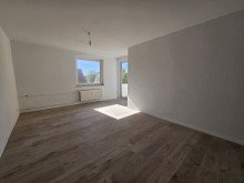 Wohnzimmer Einziehen & wohlf�hlen. Sanierte 3-Zimmerwohnung mit Balkon und Aufzug - Gelsenkirchen Scholven 
WE11/2.OGvo