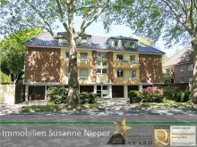 Hausansicht Einzugsfertig frisch gestylt mit neuem Bad, Balkon und Garage in Solingen-Wald