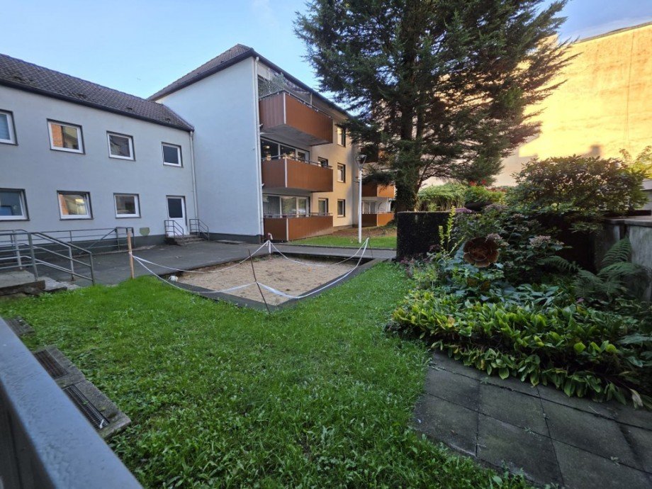 Gr�nfl�che vor der Wohnung Erdgeschosswohnung Solingen