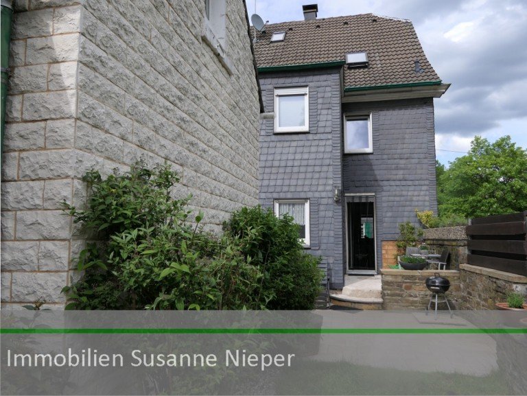 P1210015_2 Solingen Doppelhaush�lfte Viel Platz f�r die ganze Familie und mehr - ein Wohndomizil mit Charme