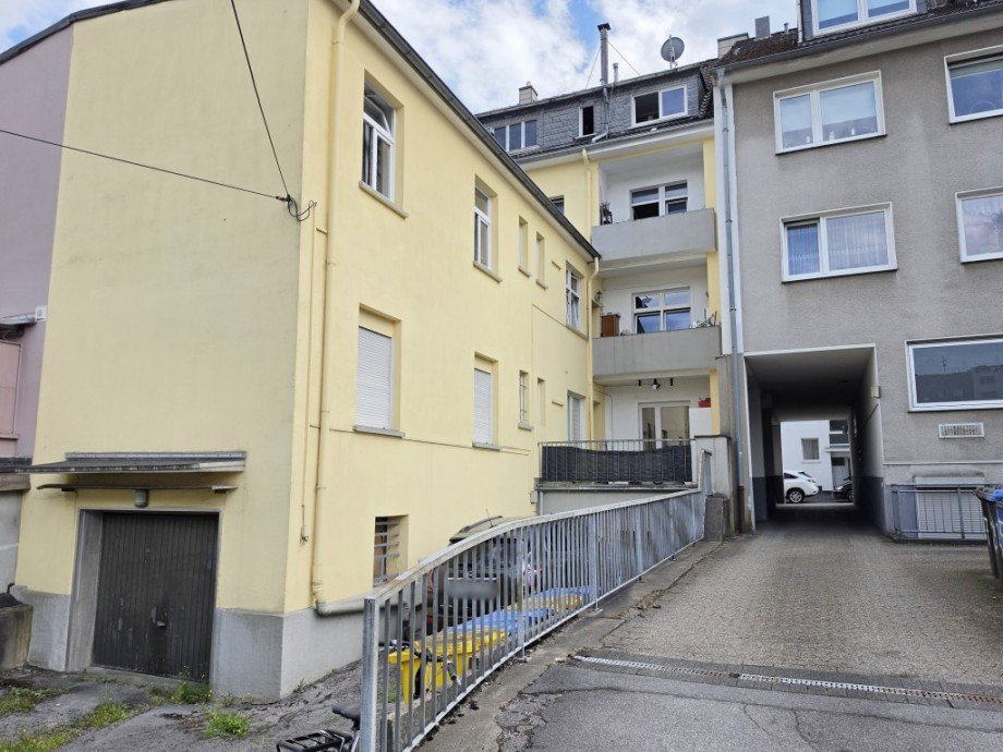 R�ckansicht Mehrfamilienhaus Solingen