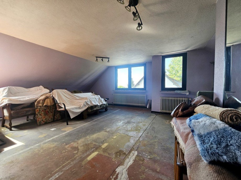 Zimmer DG Zweifamilienhaus Solingen
