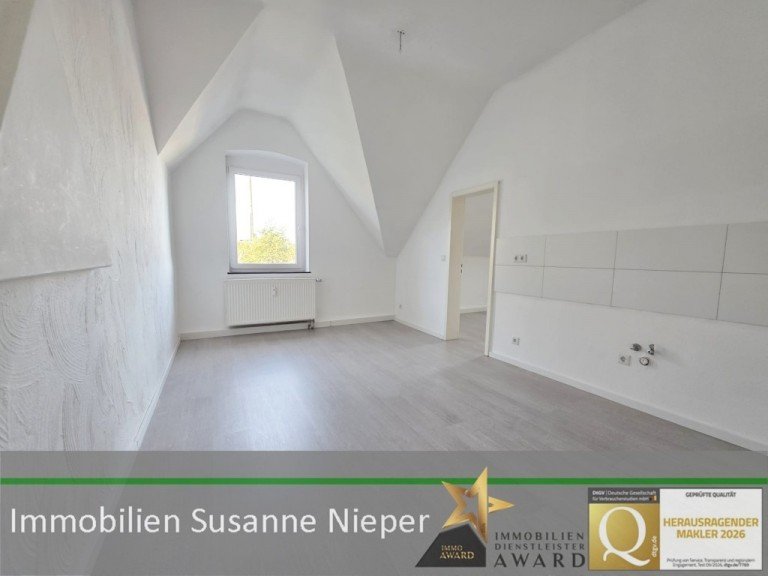 Wohnk�che Solingen Dachgeschosswohnung Altbaucharme im Dachgeschoss - zwischen der Solinger Innenstadt und Wald - WE09