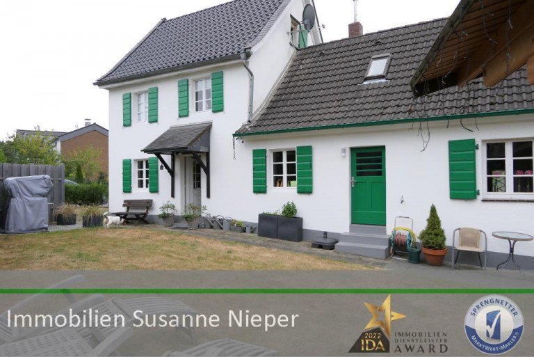 Hausansicht Langenfeld Einfamilienhaus Denkmalgesch�tze Perle in sch�ner Lage von Langenfeld-Wiescheid