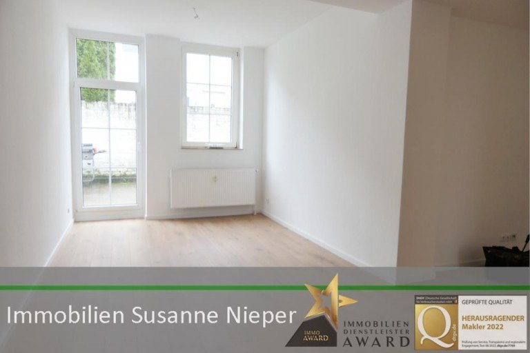 Wohnzimmer Solingen Erdgeschosswohnung 2-Zimmer Erdgeschosswohnung mit zwei Terrassen in Solingen Ohligs - WE07