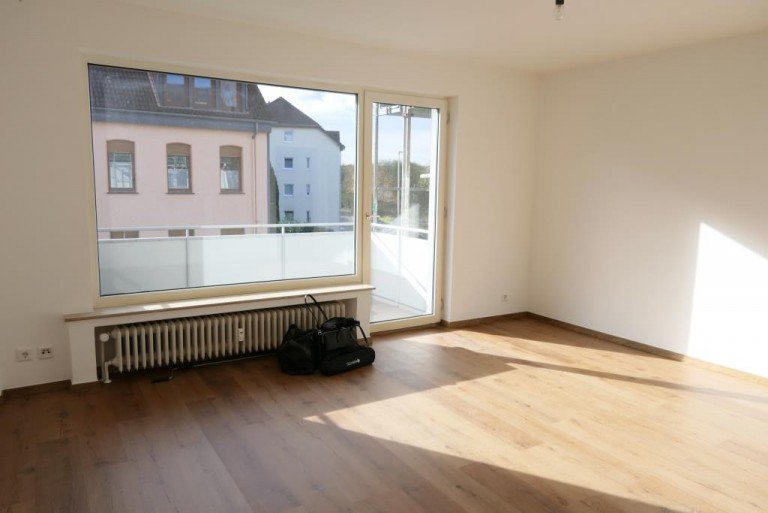 Wohnzimmer Solingen Etagenwohnung Erstbezug nach erstklassiger Renovierung - Wohlf�hldomizil mit Balkon in Ohligs