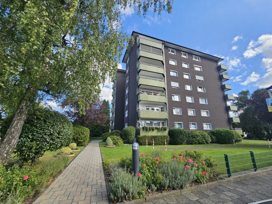 Hausansicht Etagenwohnung Solingen