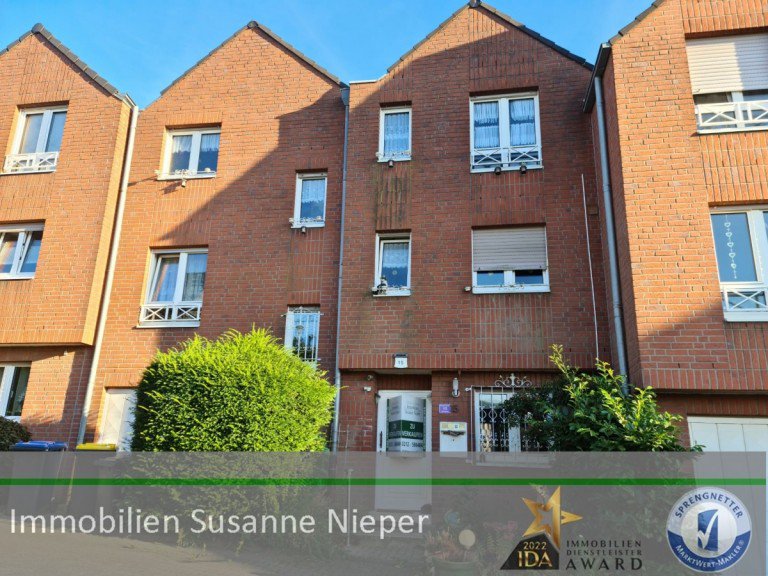Au�enansicht Solingen Reihenhaus Idylle am Naherholungsgebiet - Reihenhaus mit Terrasse, Garage, 2 Stellpl�tzen und Sauna