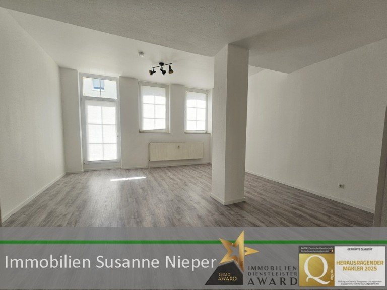 Wohnzimmer Solingen Erdgeschosswohnung Barrierefrei im Erdgeschoss mit zwei Terrassenpl�tzen in Ohligs WE28
