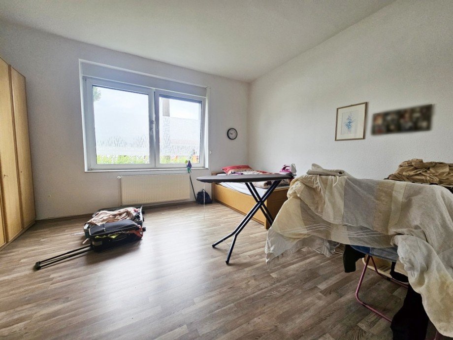 Schlafzimmer EG Mehrfamilienhaus Solingen