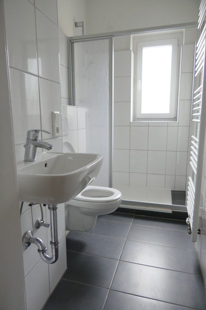 Badezimmer 2.OG Mehrfamilienhaus Solingen