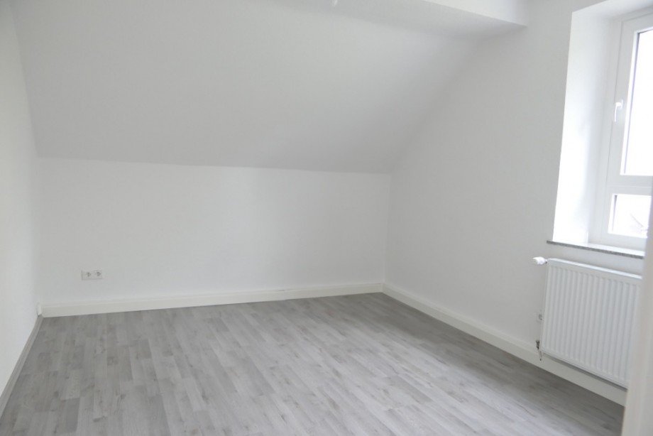 Zimmer DG Mehrfamilienhaus Solingen