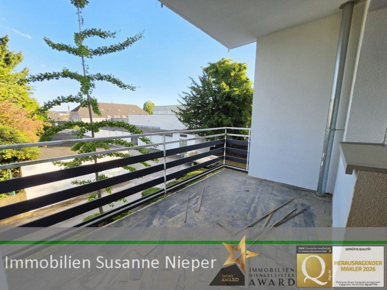 Balkon Solingen Etagenwohnung Optimale Aufteilung - 3-Zimmer mit Balkon. 2 Kaltmieten geschenkt! HS115WE19