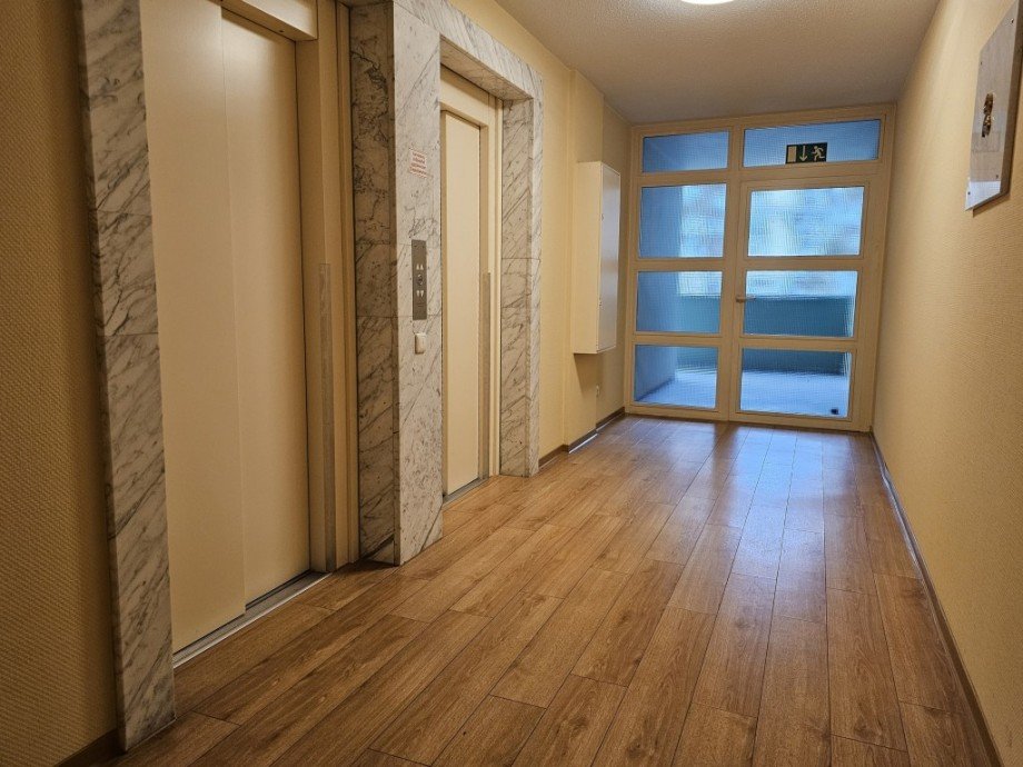 Hausflur Etagenwohnung K�ln