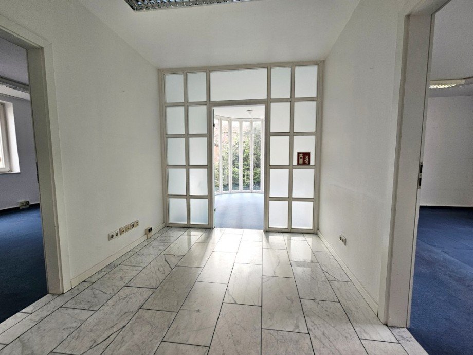 Flur OG B�ro / Praxis Solingen