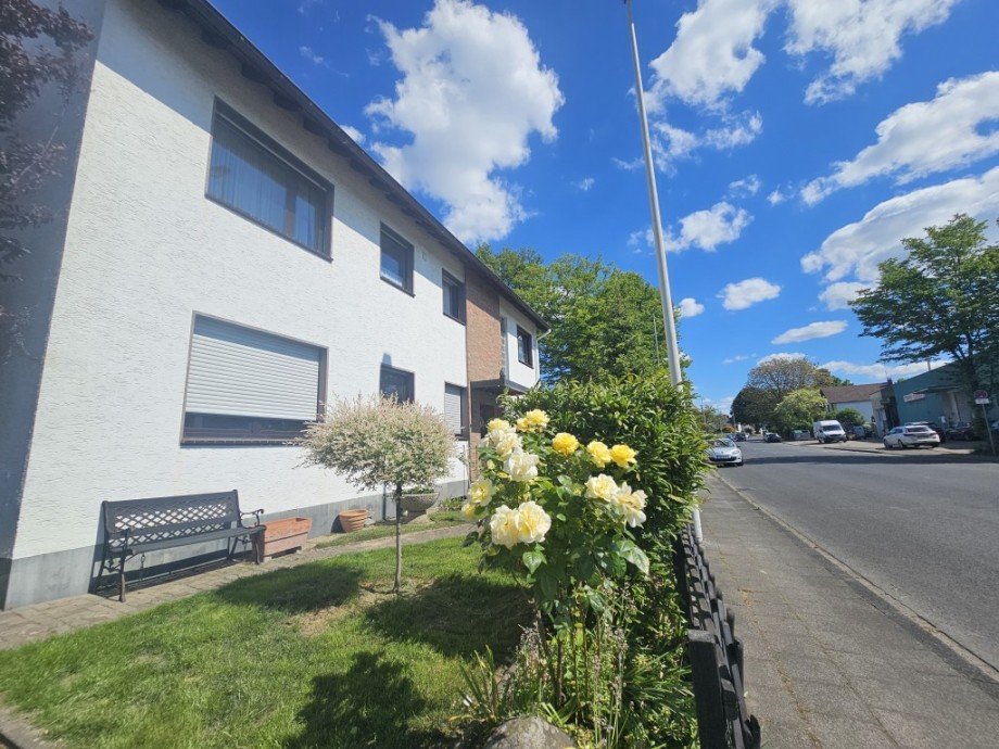 Hausansicht Zweifamilienhaus Solingen