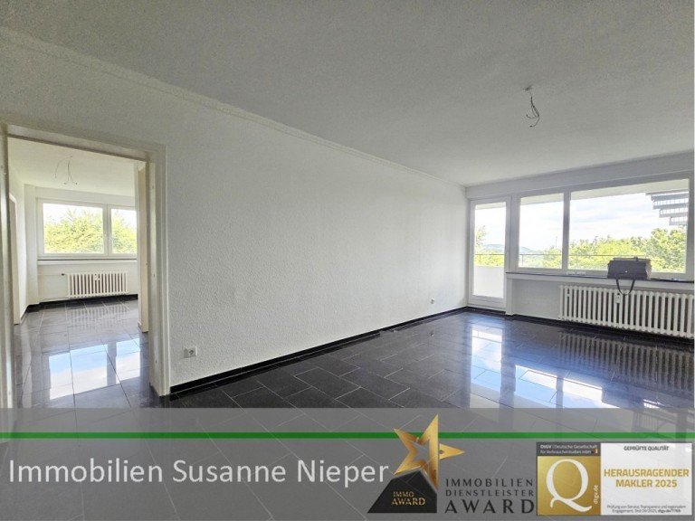 Wohnzimmer Wuppertal Etagenwohnung Modern und pflegeleicht wohnen. Mit Aufzug und Balkon. Wuppertal Vohwinkel - KB50WE23 5.OGliHi