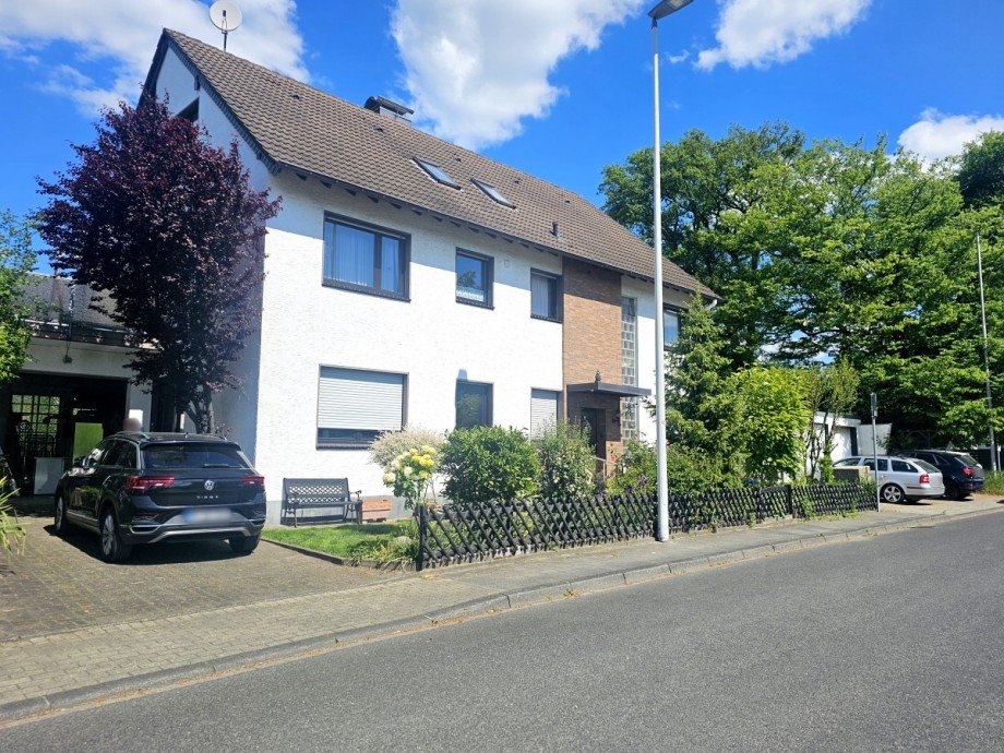 Hausansicht Zweifamilienhaus Solingen