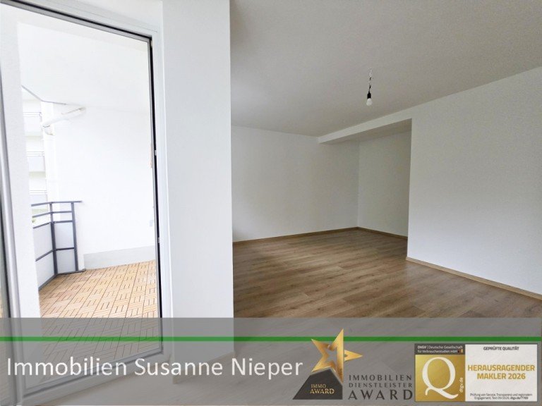 Wohn- und Schlafzimmer Wuppertal Etagenwohnung 2 Monate Kaltmiete sparen! Jetzt anmieten und nur Nebenkosten zahlen. Gem�tlich mit Balkon - WE152.OGliHi