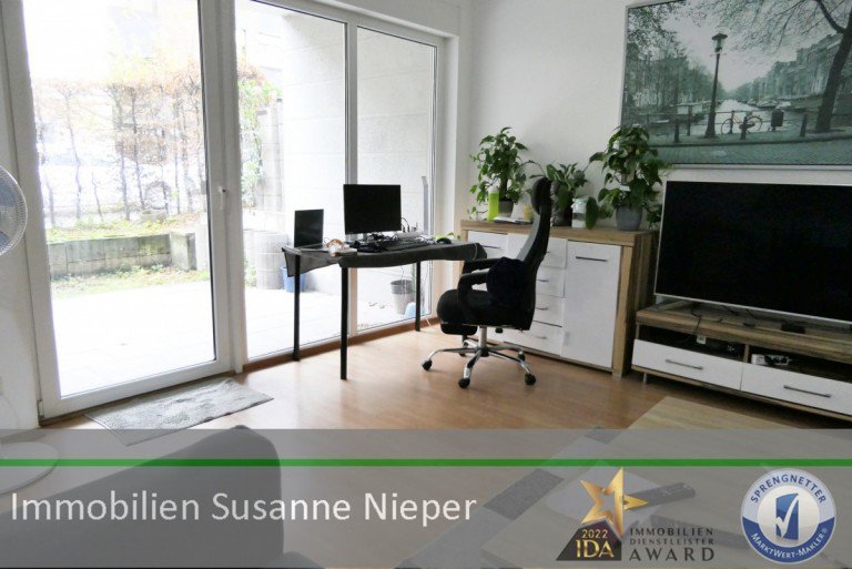 P1370284_4 Solingen Erdgeschosswohnung Barrierefreie Citywohnung mit Terrasse, Einbauk�che, Carport und Stellplatz in Solingen