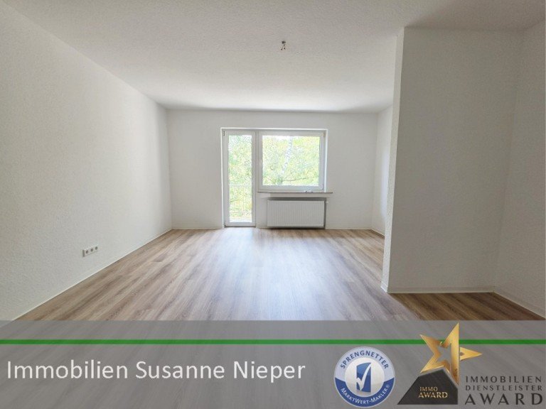 Wohn- und Schlafzimmer D�sseldorf Etagenwohnung Wohnen am Schlosspark. Optimal aufgeteilt mit Balkon - HS34 3.OG links