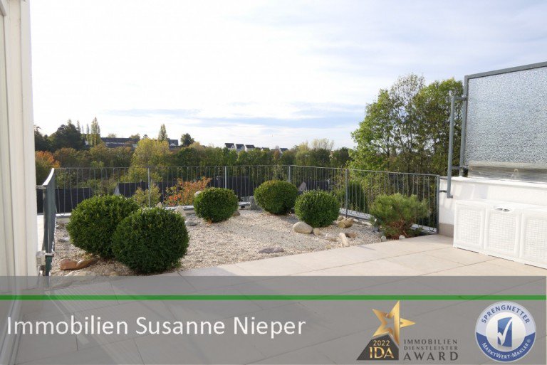Terrasse Solingen Terrassenwohnung Gl�cksgriff - Lichtverw�hntes Wohnen im Terrassenhaus mit herrlichem Weitblick