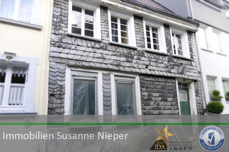 Au�enansicht Solingen Einfamilienhaus Mach was draus! Ideal f�r Handwerker - Denkmalgesch�tztes Einfamilienhaus im Stadtkern von Gr�frath