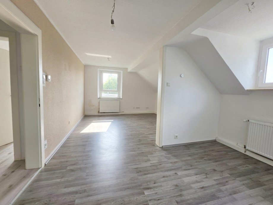 Wohnzimmer DG Mehrfamilienhaus Solingen