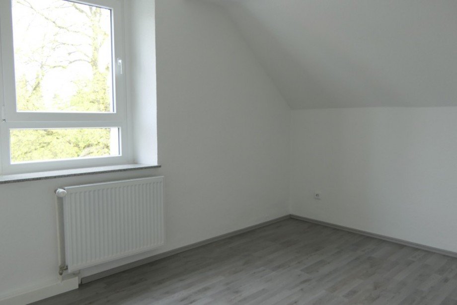 Schlafzimmer DG Mehrfamilienhaus Solingen