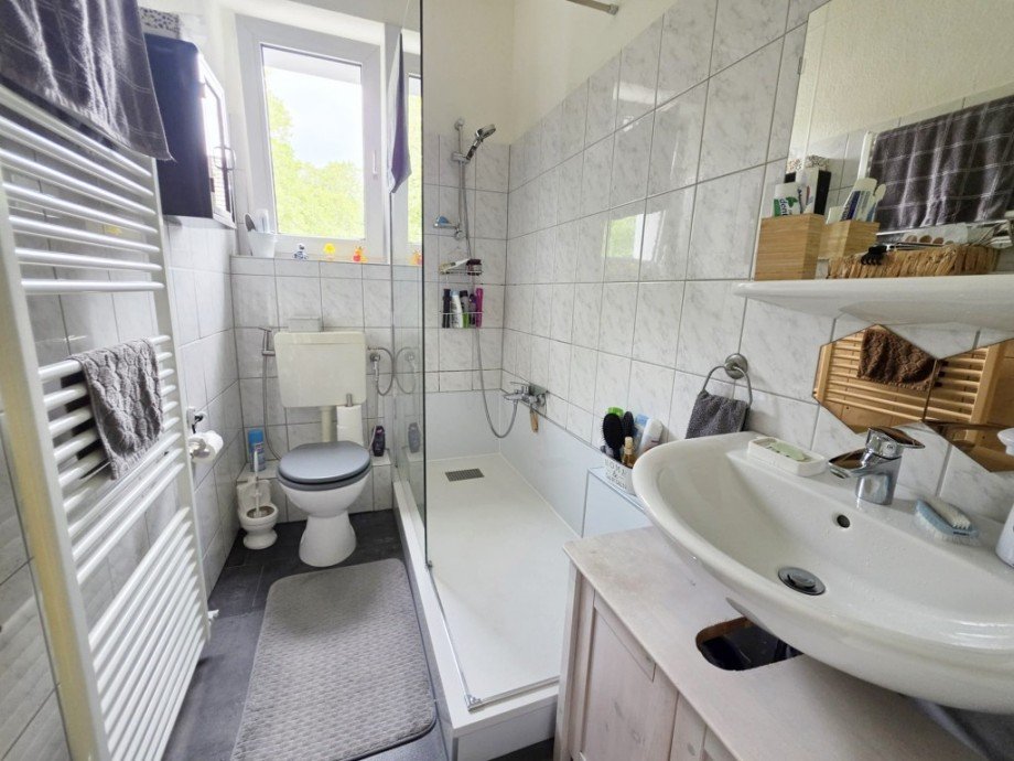 Badezimmer 1.OG Mehrfamilienhaus Solingen
