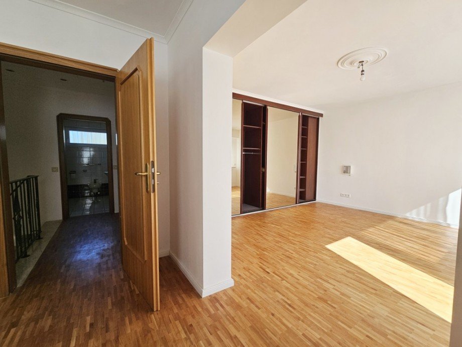 Schlafzimmer mit Ankleide Einfamilienhaus Solingen