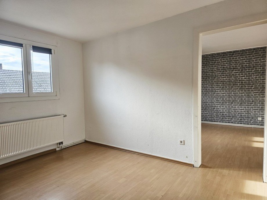 Zimmer DG Mehrfamilienhaus Solingen