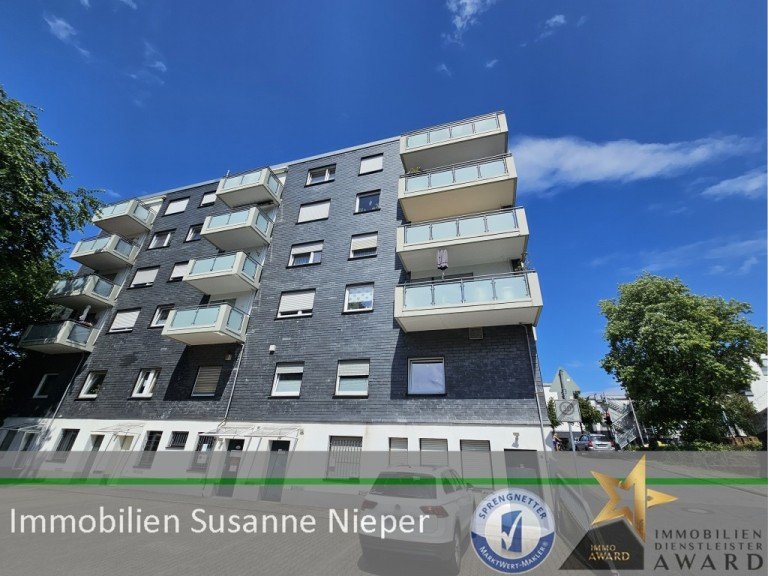 Hausansicht Remscheid Etagenwohnung Zentral & komfortabel in Remscheid S�d. ETW mit Balkon, Einbauk�che, Aufzug & Garage