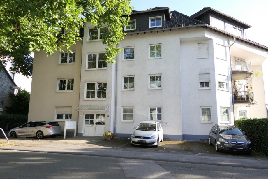 Hausansicht Etagenwohnung Solingen
