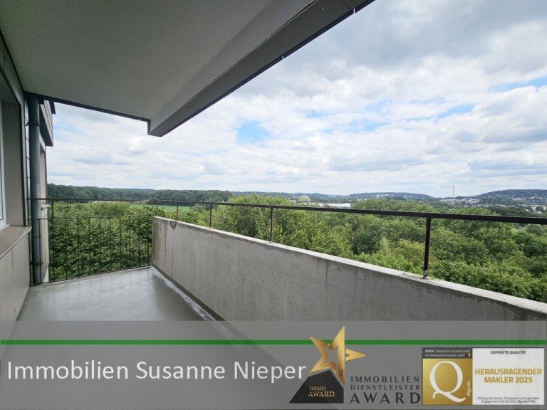Balkon Wuppertal Etagenwohnung Renoviert und lichthell mit XXL-Balkon. Wuppertal Vohwinkel - KB40WE31 7.OGliHi