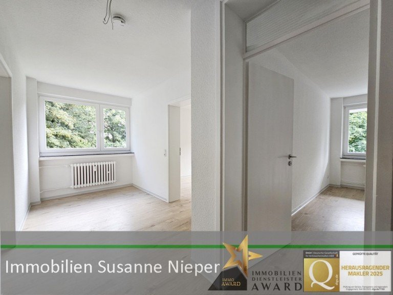 Diele Wuppertal Etagenwohnung M�bel rein und fertig. Renoviert mit XXL-Balkon. Wuppertal Vohwinkel - KB50WE07 1.OGliHi
