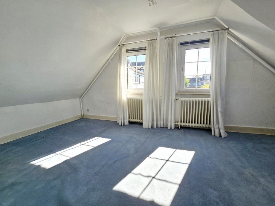 Schlafzimmer OG Einfamilienhaus Solingen