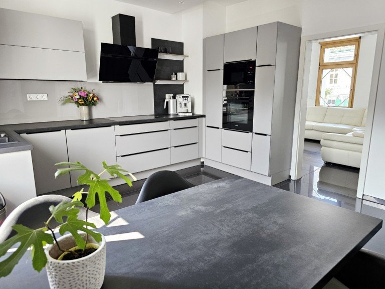 K�che Solingen Maisonettewohnung Au�ergew�hnlich modern und bezaubernd sch�n - 4-Zimmer Maisonettewohnung mit eigenem Eingang und Einbauk�che