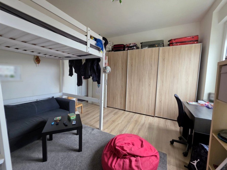 Kinderzimmer 1.OG Mehrfamilienhaus Solingen