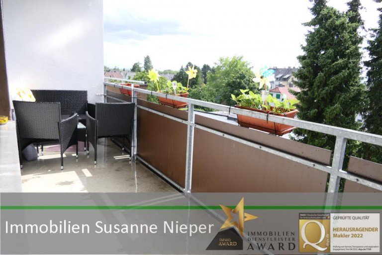 Balkon Solingen Etagenwohnung Lichthell �ber den D�chern von Merscheid mit Balkon und Stellplatz